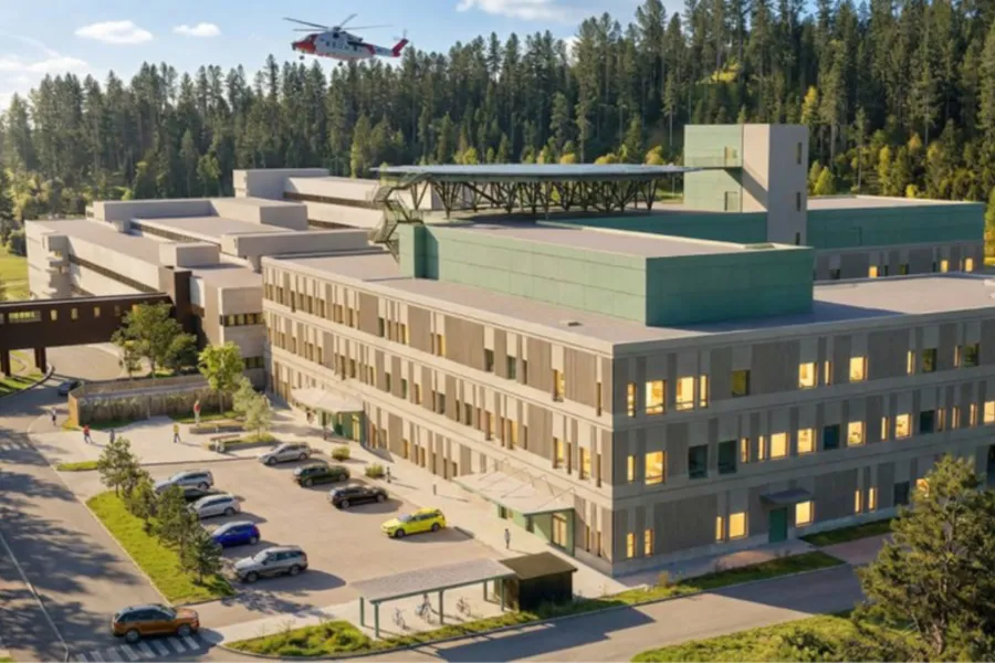 Et helikopter som flyr over en bygning
