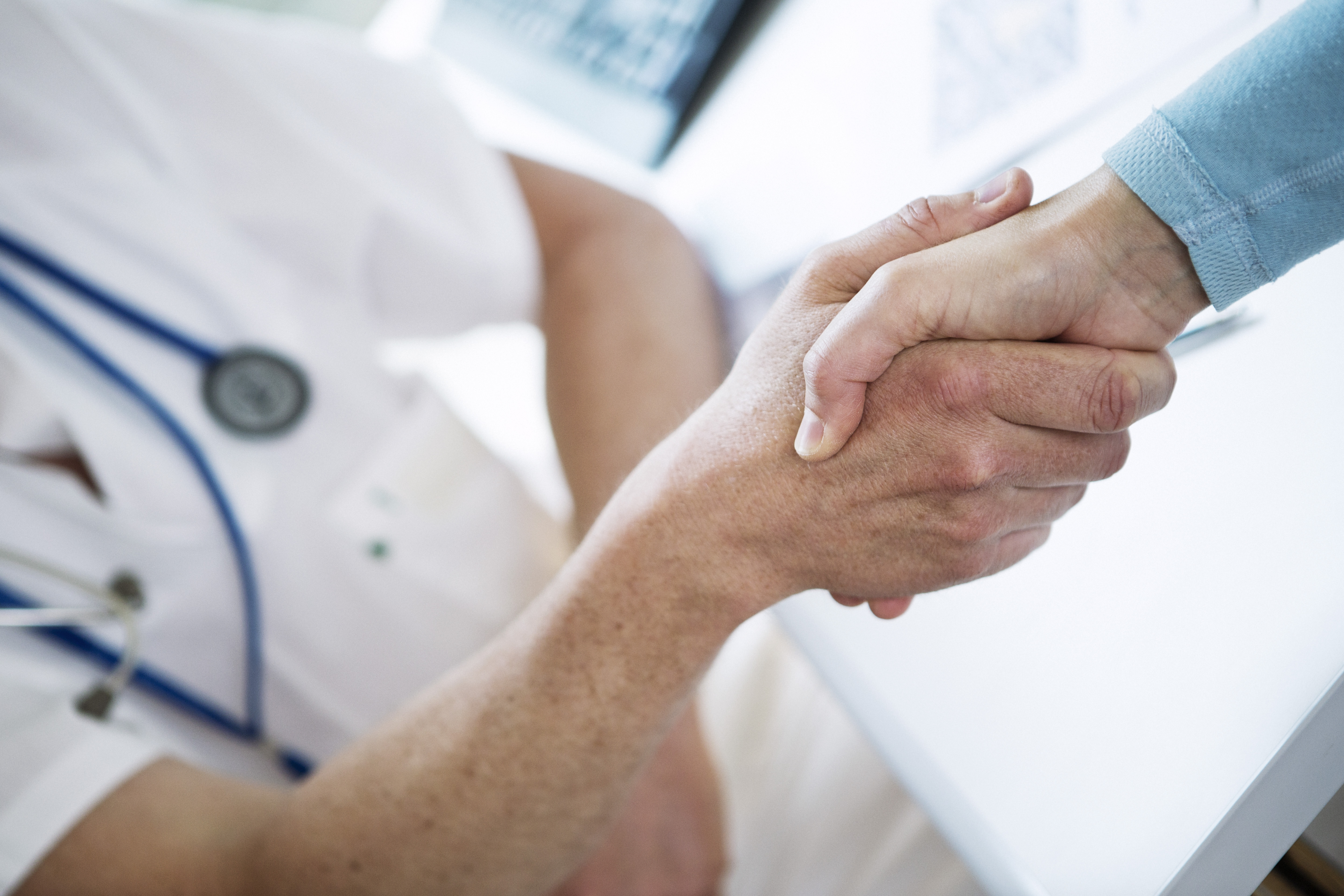 Hender som h&aring;ndhilser